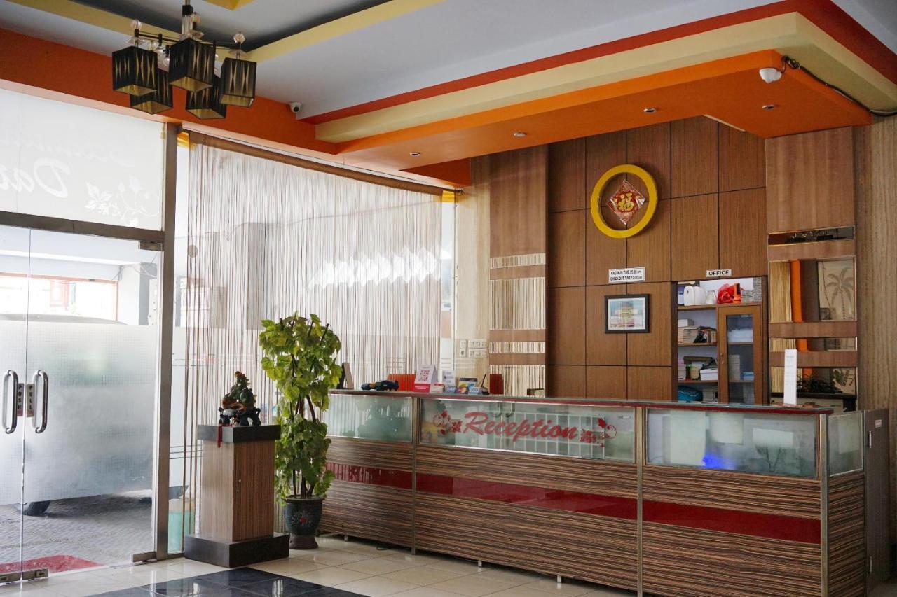 Oyo 2291 Hotel Bahagia Makassar Esterno foto